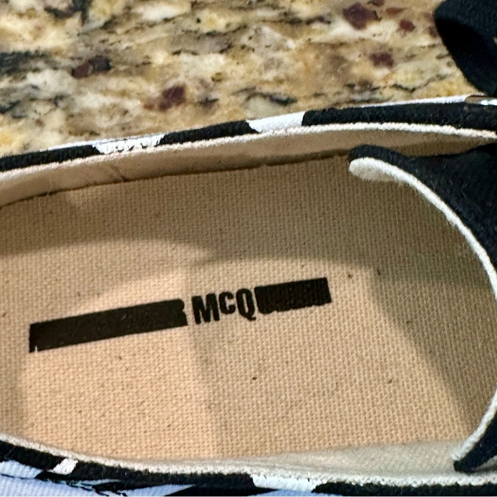 MCQ Alexander McQueen Swallow Cap Toe Sneakers - Picture 6 of 10